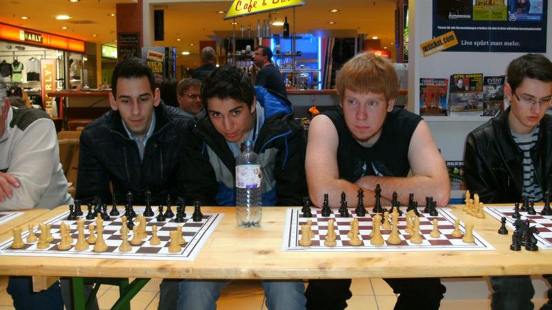 fan, Murat Katik, Christian Hager und Michael Tieber